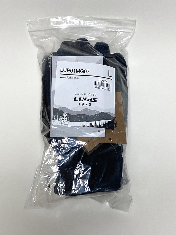 Ludis-gloves01.jpg