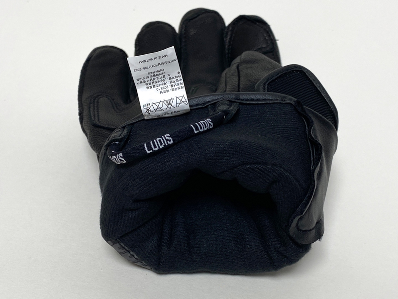 Ludis-gloves18.jpg